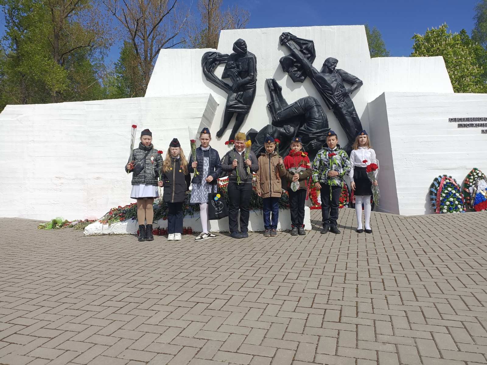 Посещение мемориального комплекса «Памяти жертв немецких захватчиков».